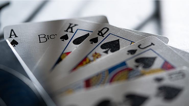 MAXI TWISTO RED (Gimmicks and Online Instructions) by Nick Trost & Murphy's Magic Supplies - Trick