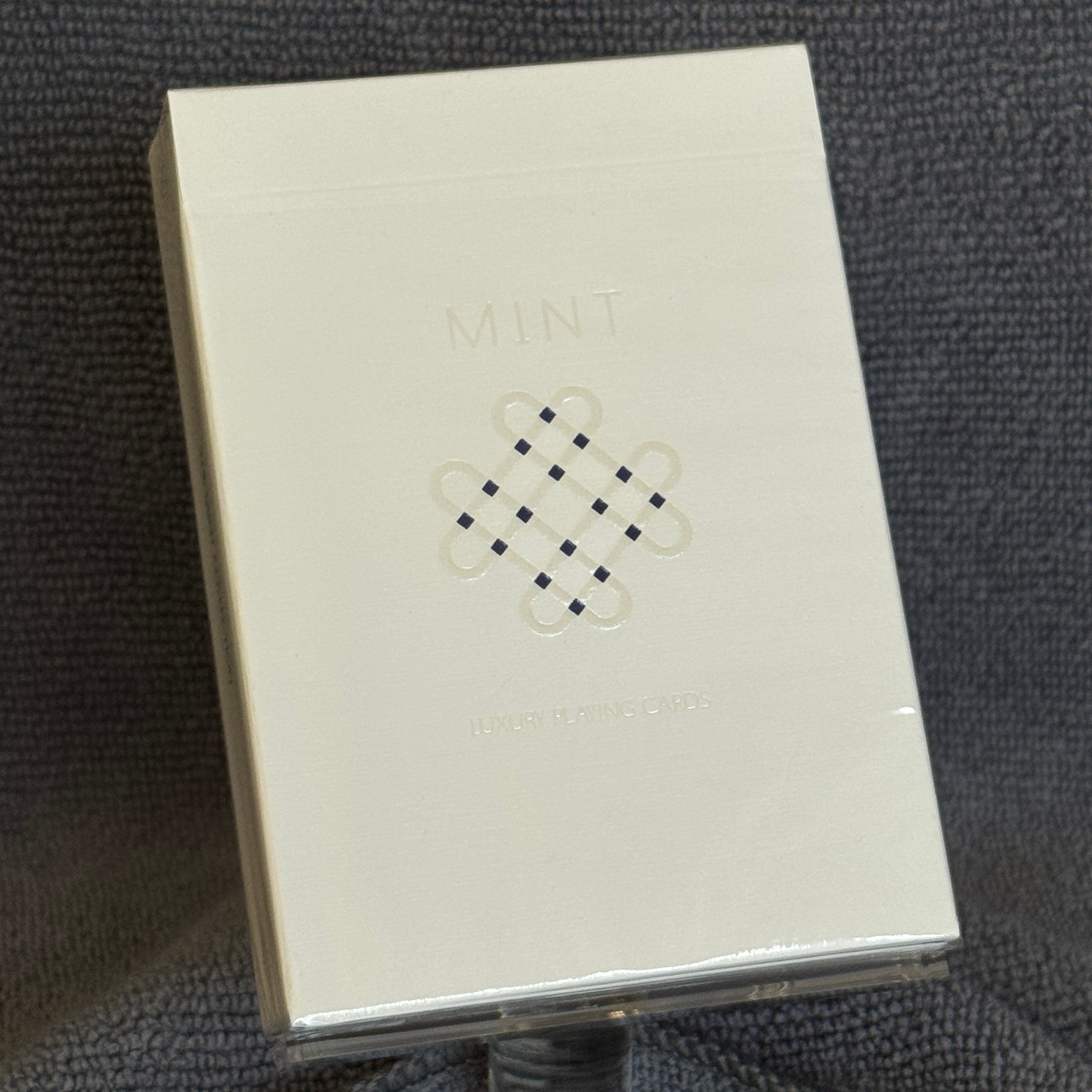 Mint 2 Foiled Frost Playing Cards