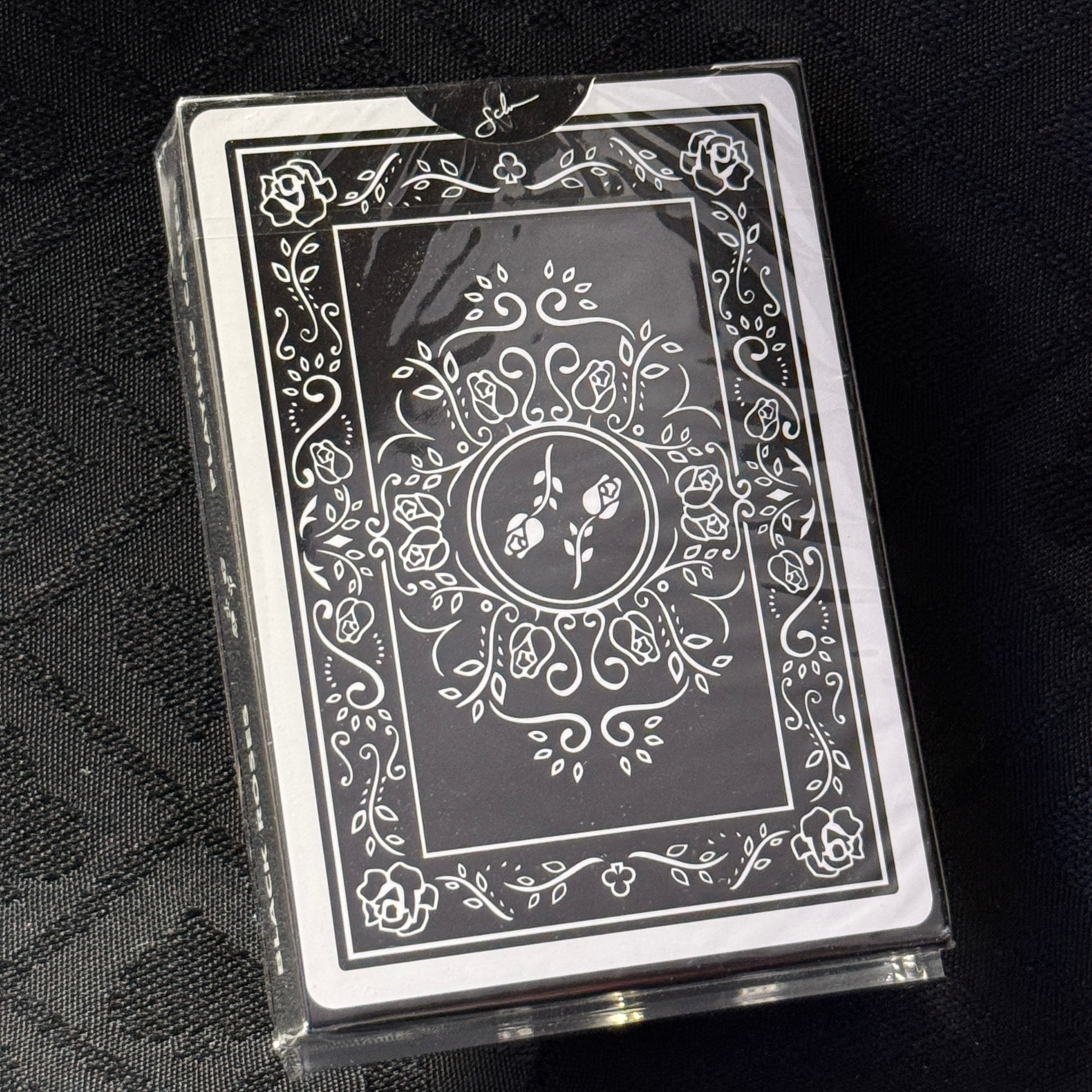 Black Roses Playing Cards V1 (2017/USPCC)