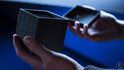The Gift Black (Gimmick and Online Instructions) - Trick