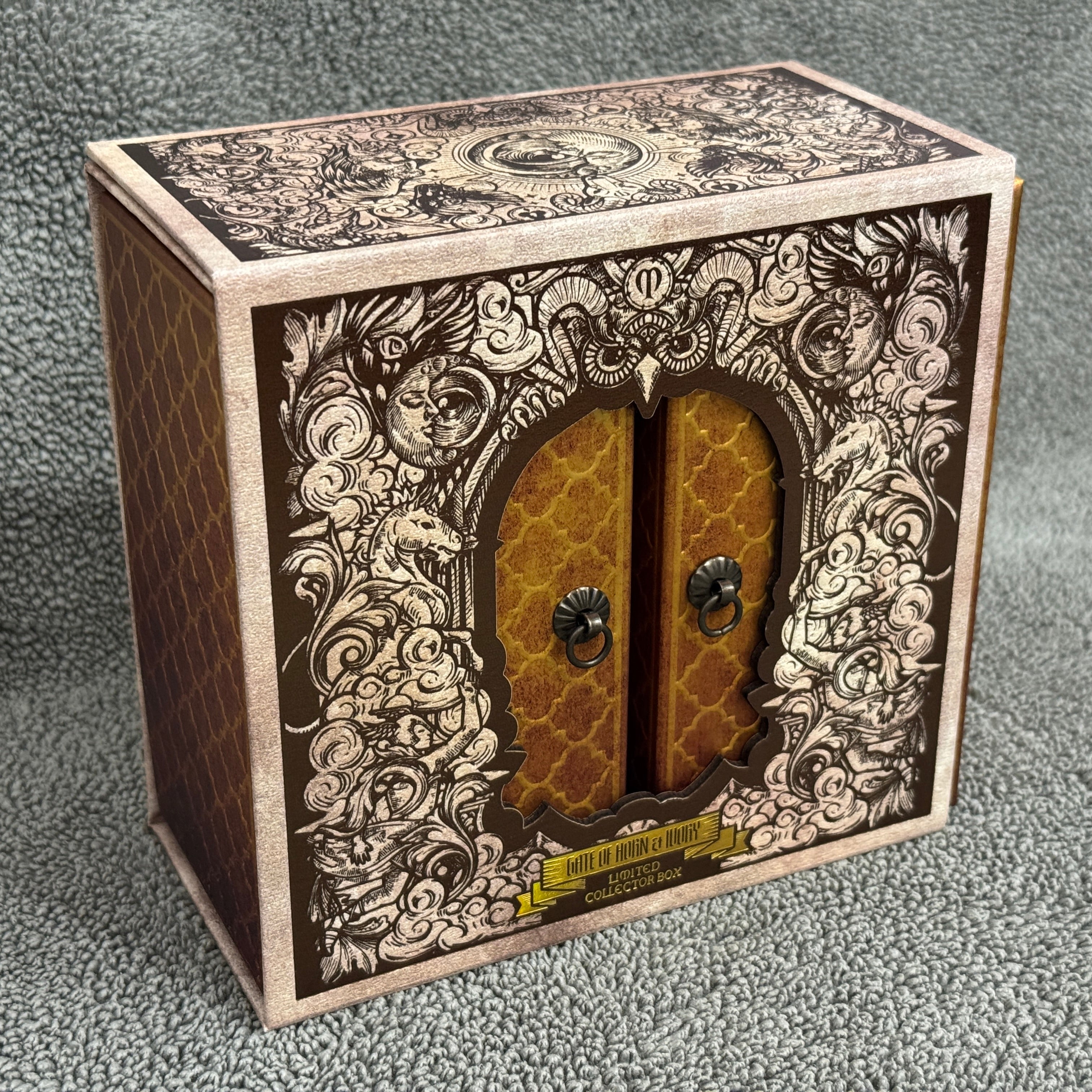 Gate of Horn & Ivory Limited Collector Box [AUCTION]