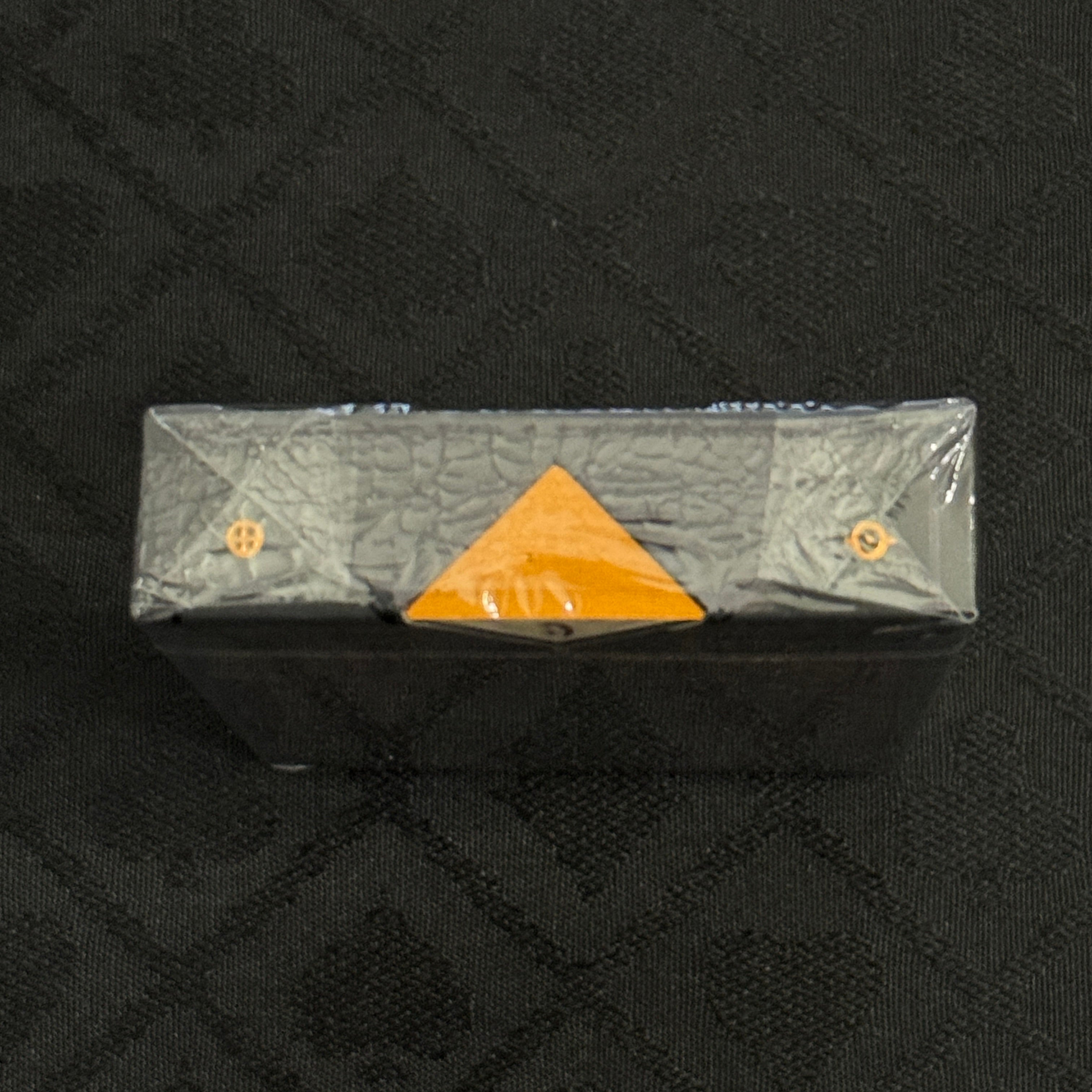 The Eye of the Ocean Part 2: The Claw [AUCTION]