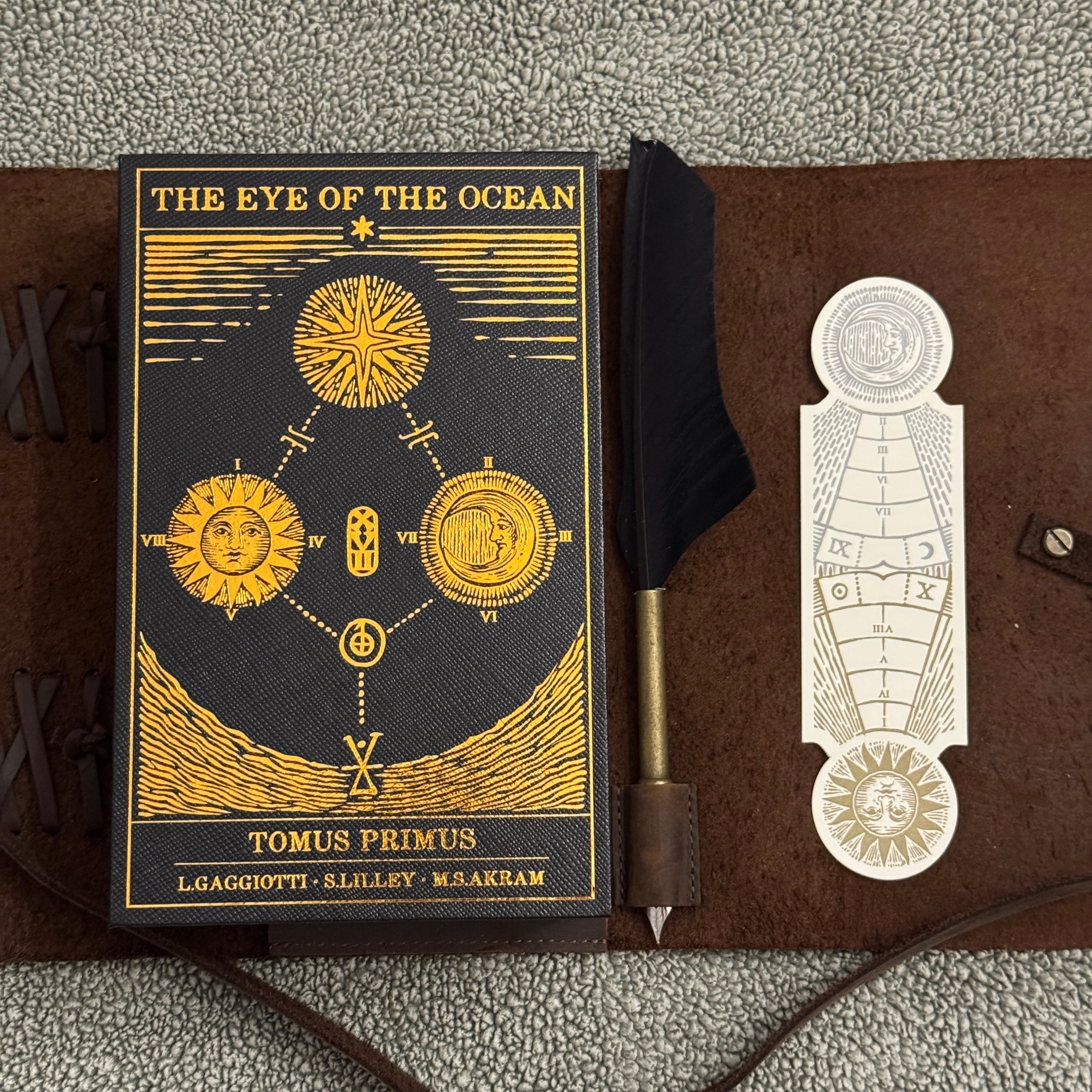 The Eye of the Ocean Vol. 1 Book Set [AUCTION]