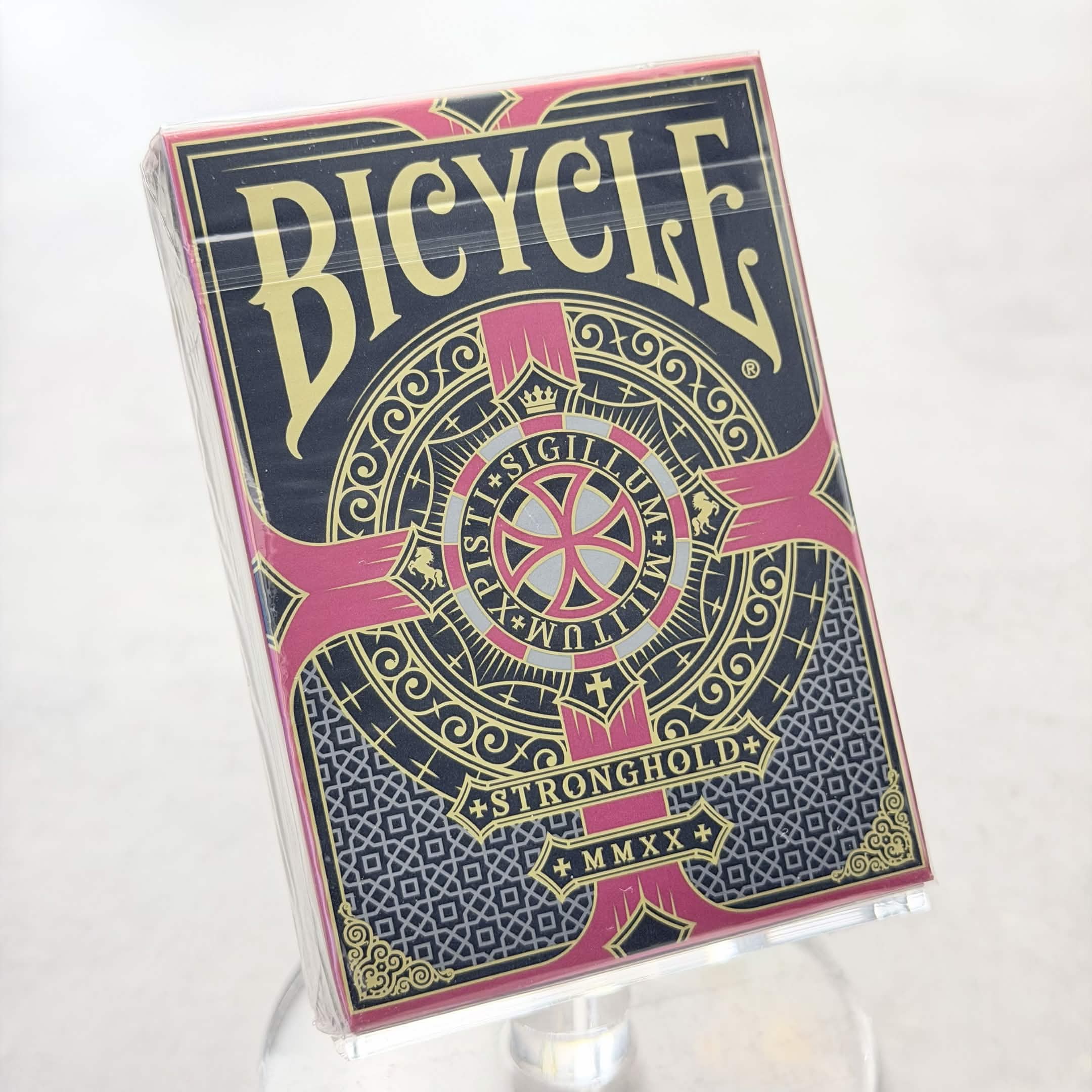 Bicycle Stronghold (Ruby) [SEALED / MINOR TUCK DEFECTS]