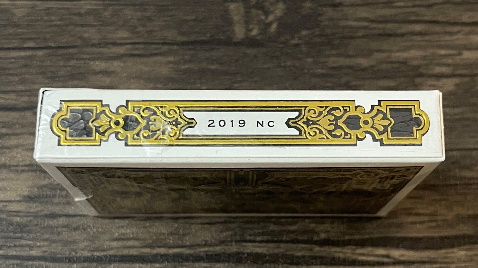 The Entertainer/52+Joker 2019 Club Deck [AUCTION - 2 WINNERS]