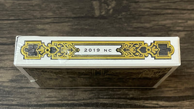 The Entertainer/52+Joker 2019 Club Deck [AUCTION - 2 WINNERS]